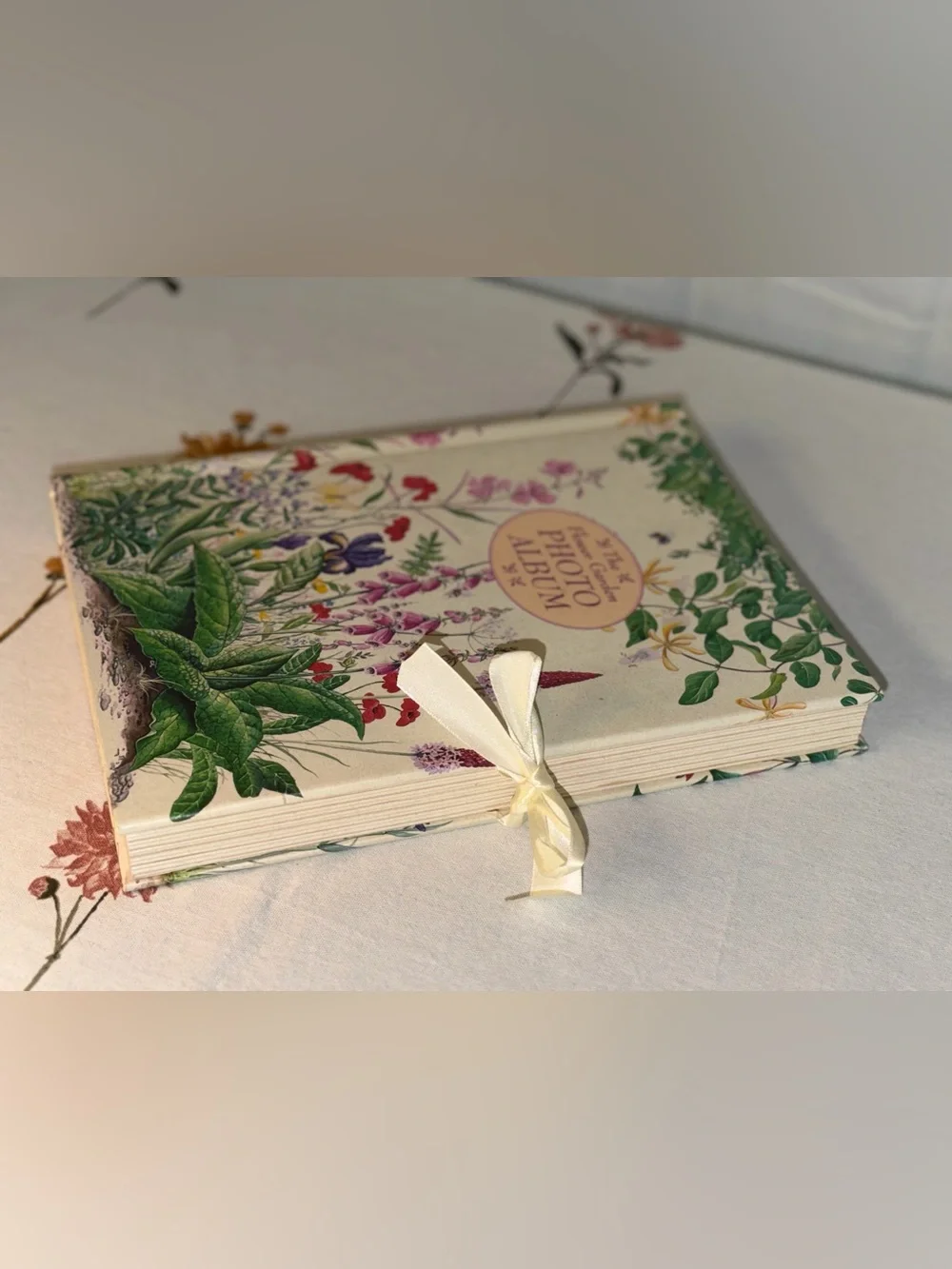 Vintage The Flower Garden Hardcover Photo Album (1994, C.A. Books)